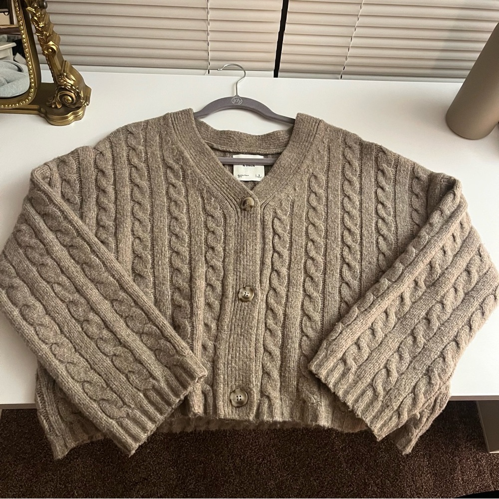 Abercrombie & Fitch Cable Knit Cardigan